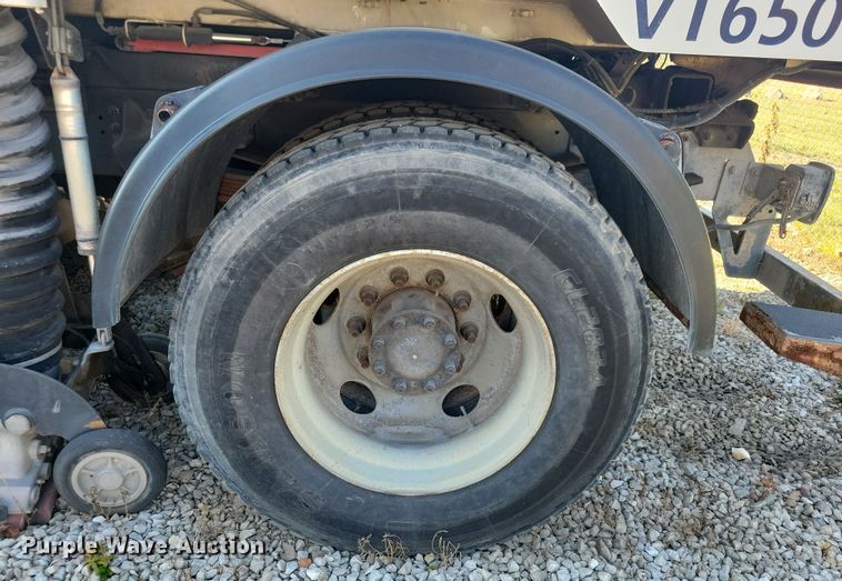 image for item DN4062 2009 Isuzu  T7F street sweeper truck