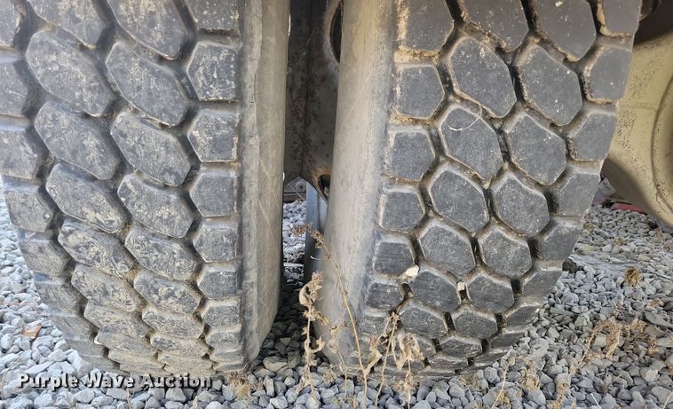 image for item DN4062 2009 Isuzu  T7F street sweeper truck