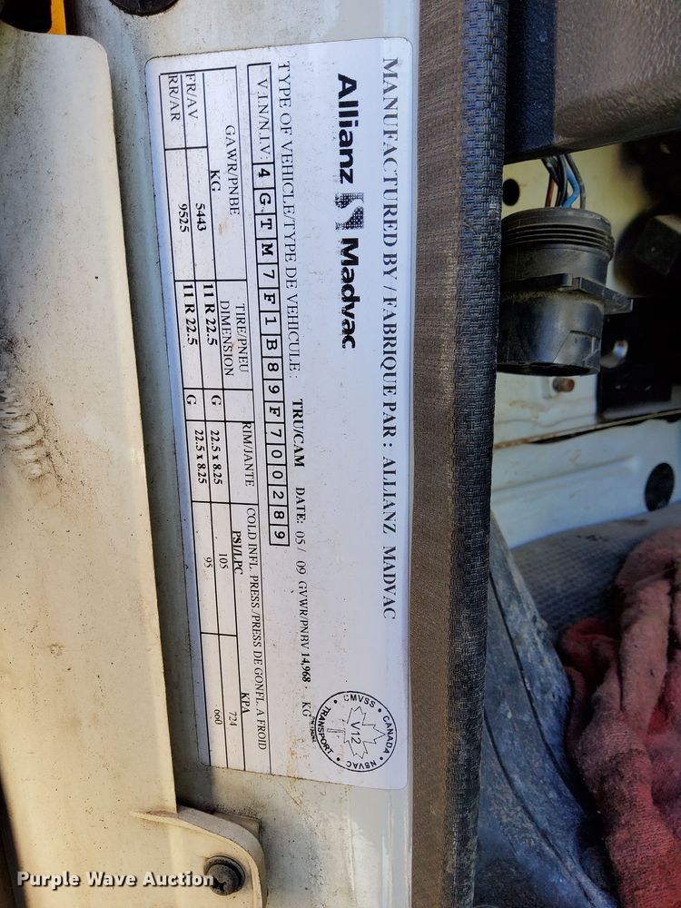 image for item DN4062 2009 Isuzu  T7F street sweeper truck