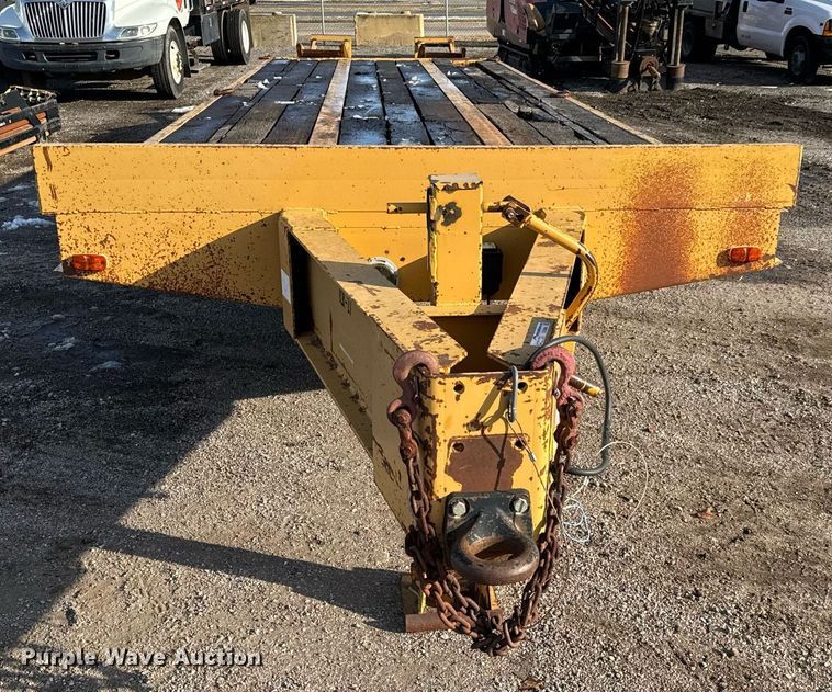 image for item GG9994 2002 Keifer IHPC1929 equipment trailer