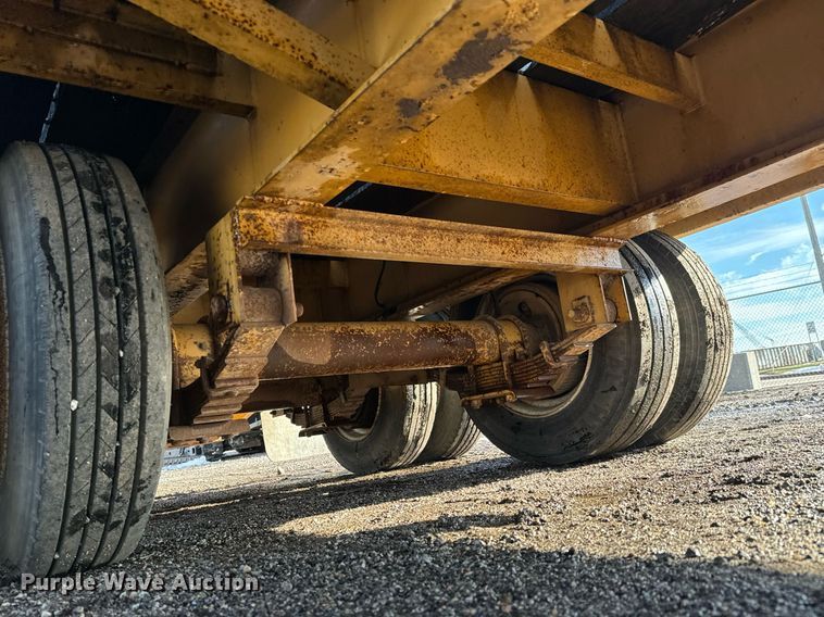 image for item GG9994 2002 Keifer IHPC1929 equipment trailer