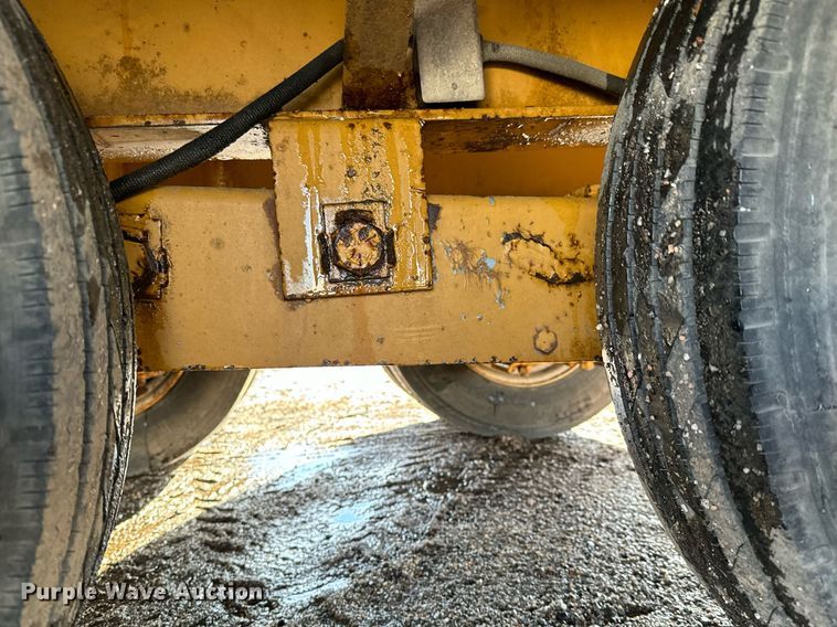 image for item GG9994 2002 Keifer IHPC1929 equipment trailer