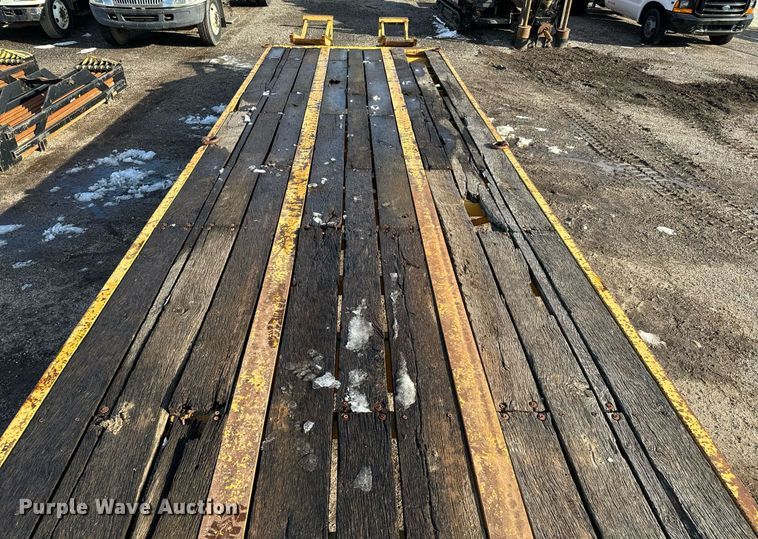 image for item GG9994 2002 Keifer IHPC1929 equipment trailer