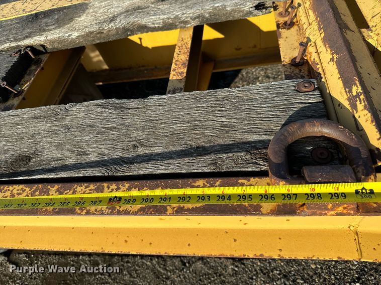 image for item GG9994 2002 Keifer IHPC1929 equipment trailer