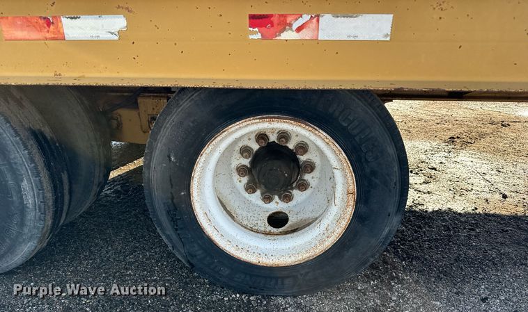 image for item GG9994 2002 Keifer IHPC1929 equipment trailer