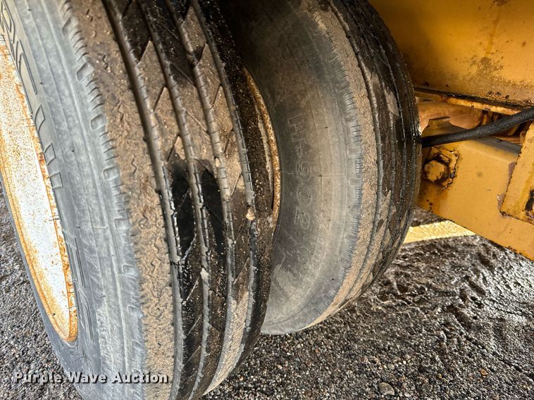 image for item GG9994 2002 Keifer IHPC1929 equipment trailer