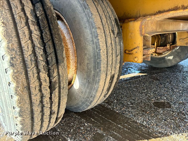 image for item GG9994 2002 Keifer IHPC1929 equipment trailer