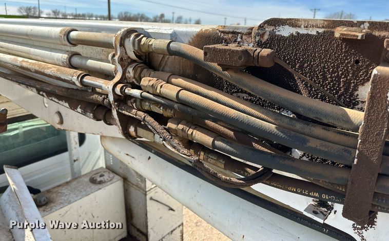 image for item IB9260 2005 International 4300  digger derrick truck