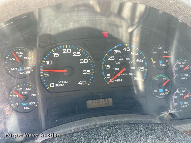 image for item IB9260 2005 International 4300  digger derrick truck