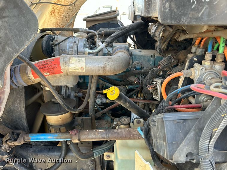 image for item IB9260 2005 International 4300  digger derrick truck