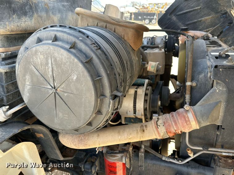 image for item IB9260 2005 International 4300  digger derrick truck