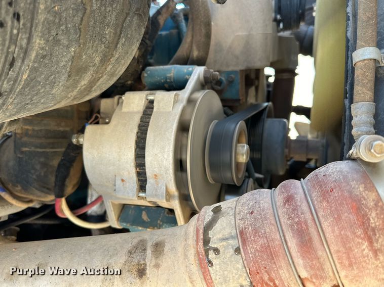 image for item IB9260 2005 International 4300  digger derrick truck