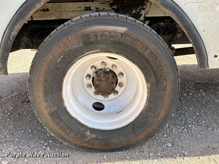 image for item IB9260 2005 International 4300  digger derrick truck