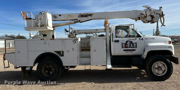 image for item IB9263 1991 GMC C6500 digger derrick truck