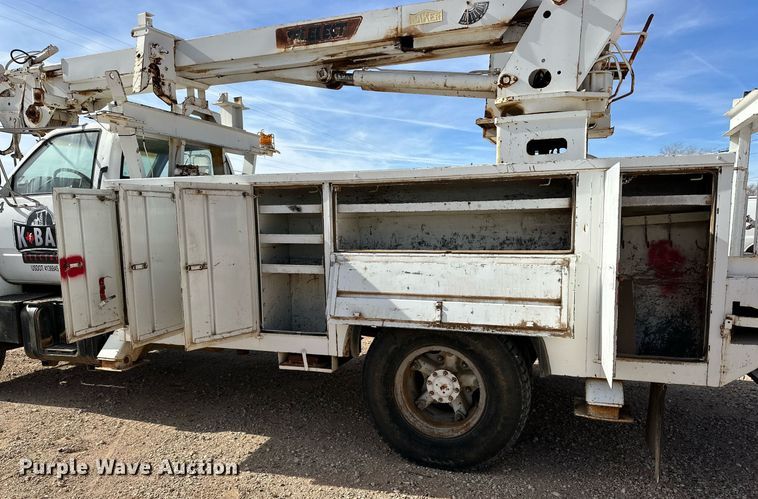 image for item IB9263 1991 GMC C6500 digger derrick truck