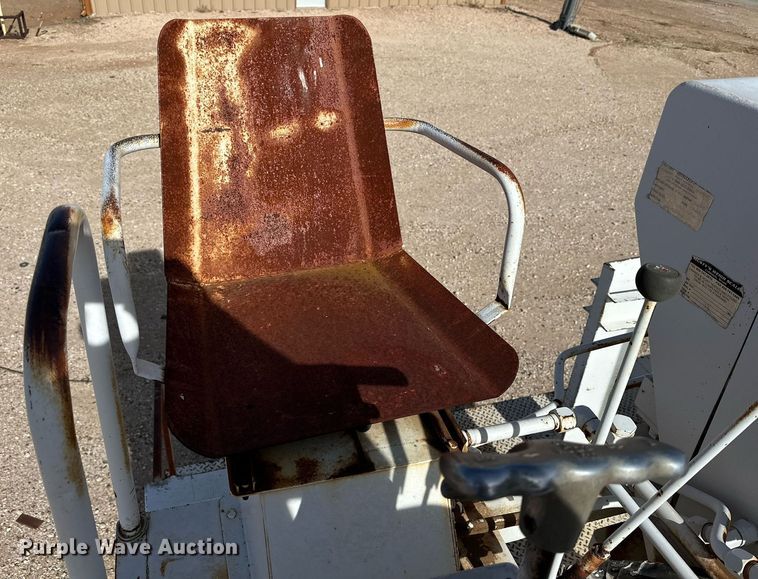 image for item IB9263 1991 GMC C6500 digger derrick truck