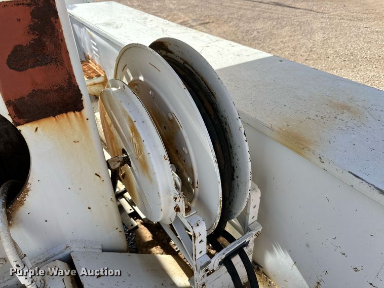 image for item IB9263 1991 GMC C6500 digger derrick truck