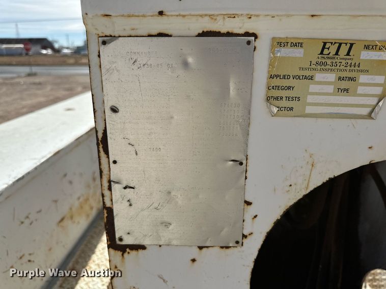 image for item IB9263 1991 GMC C6500 digger derrick truck