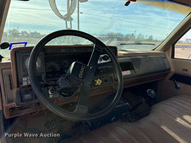 image for item IB9263 1991 GMC C6500 digger derrick truck