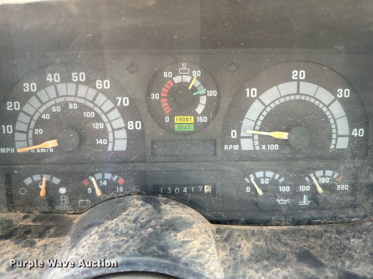 image for item IB9263 1991 GMC C6500 digger derrick truck