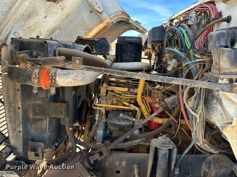 image for item IB9263 1991 GMC C6500 digger derrick truck