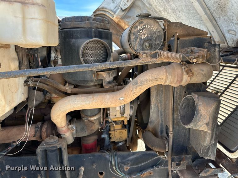 image for item IB9263 1991 GMC C6500 digger derrick truck