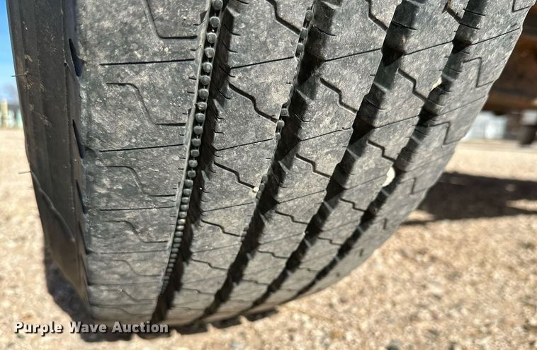 image for item IB9263 1991 GMC C6500 digger derrick truck