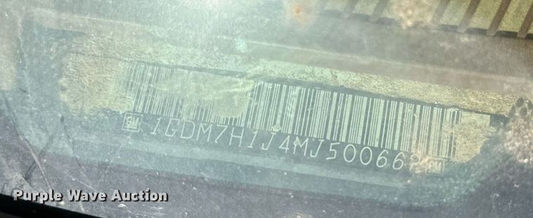 image for item IB9263 1991 GMC C6500 digger derrick truck