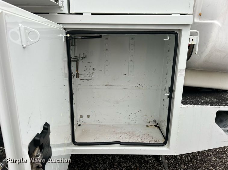 image for item KH9682 2014 Dodge Ram 5500HD bucket truck