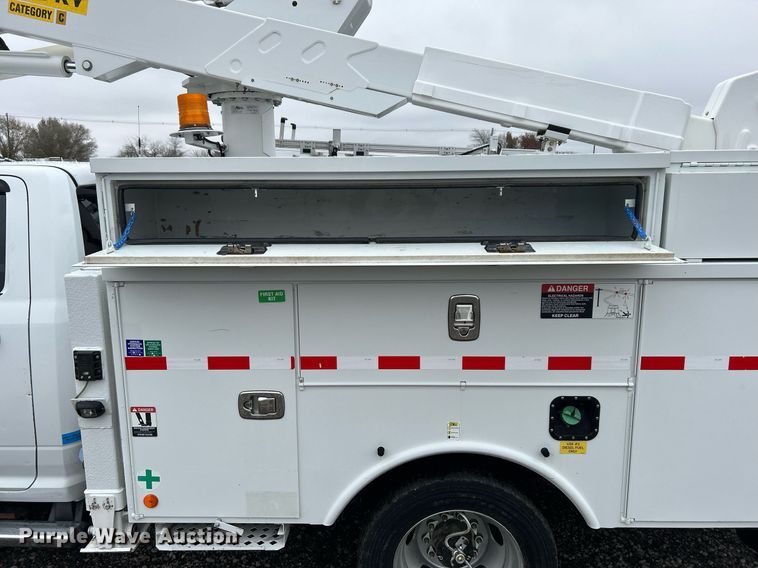 image for item KH9682 2014 Dodge Ram 5500HD bucket truck