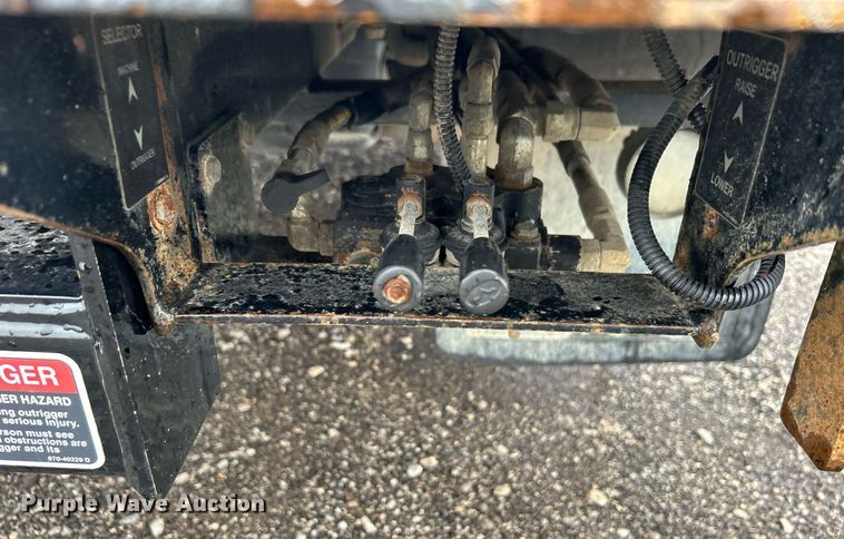 image for item KH9682 2014 Dodge Ram 5500HD bucket truck