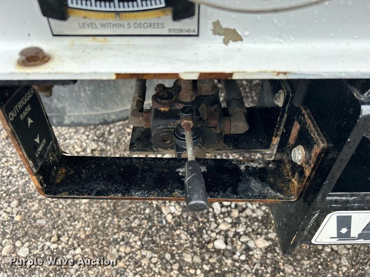 image for item KH9682 2014 Dodge Ram 5500HD bucket truck