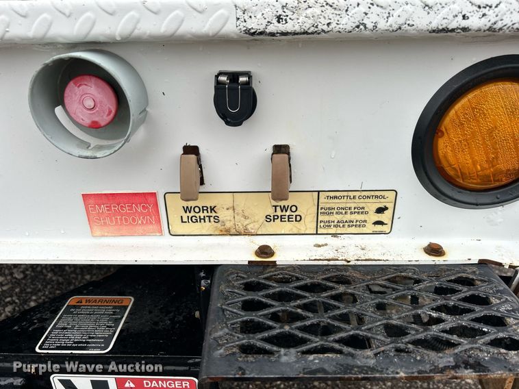 image for item KH9682 2014 Dodge Ram 5500HD bucket truck