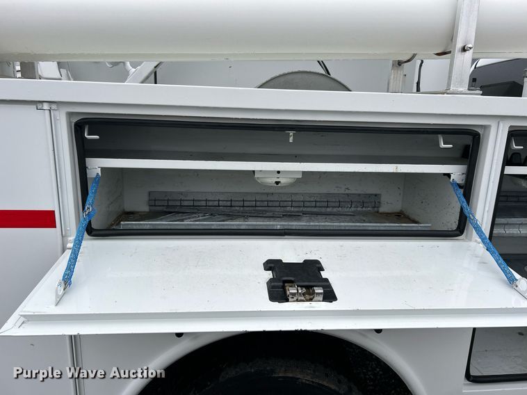 image for item KH9682 2014 Dodge Ram 5500HD bucket truck