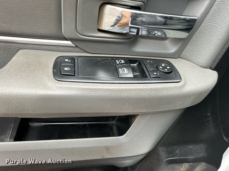 image for item KH9682 2014 Dodge Ram 5500HD bucket truck