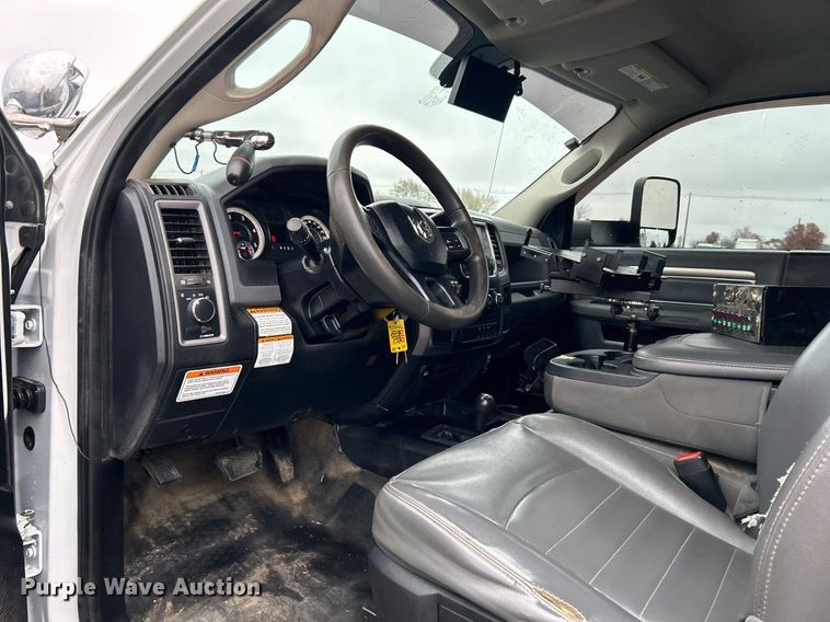 image for item KH9682 2014 Dodge Ram 5500HD bucket truck