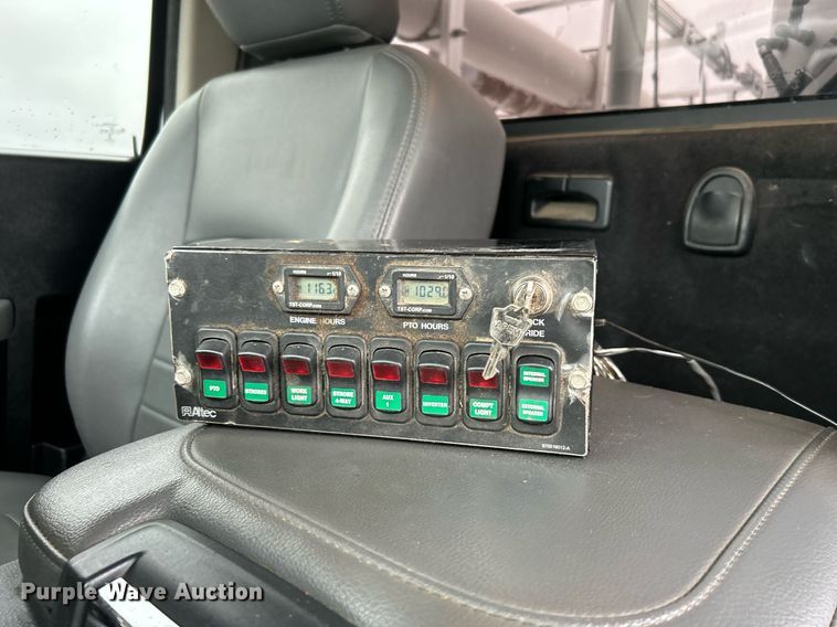 image for item KH9682 2014 Dodge Ram 5500HD bucket truck