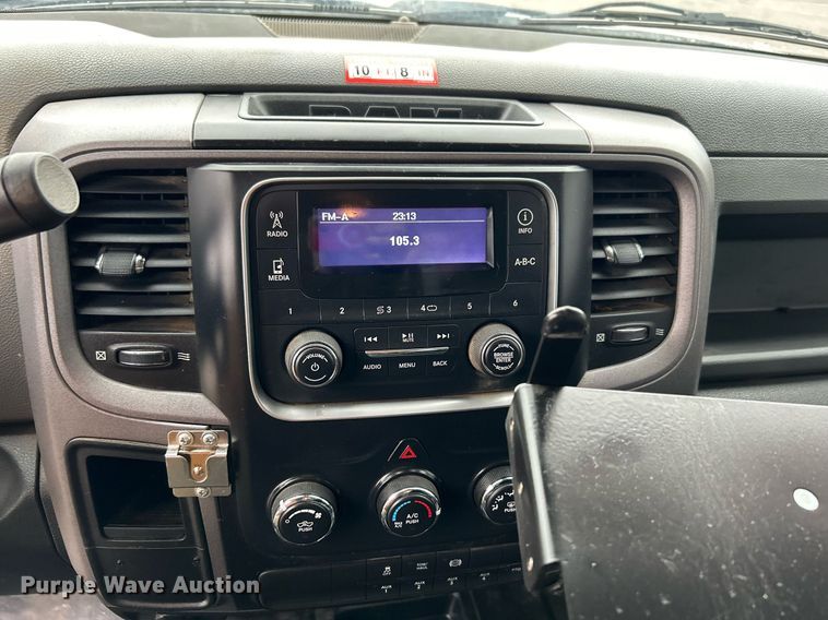 image for item KH9682 2014 Dodge Ram 5500HD bucket truck