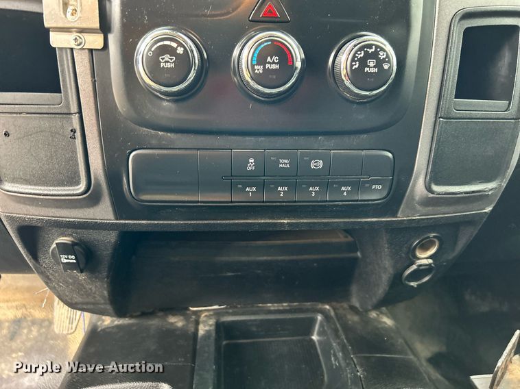 image for item KH9682 2014 Dodge Ram 5500HD bucket truck