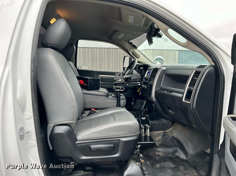 image for item KH9682 2014 Dodge Ram 5500HD bucket truck