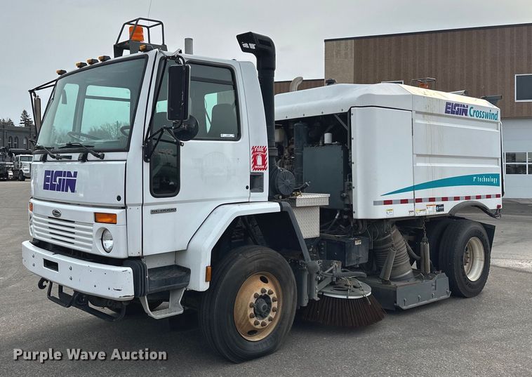 image for item LO9344 Sterling  SC8000 sweeper