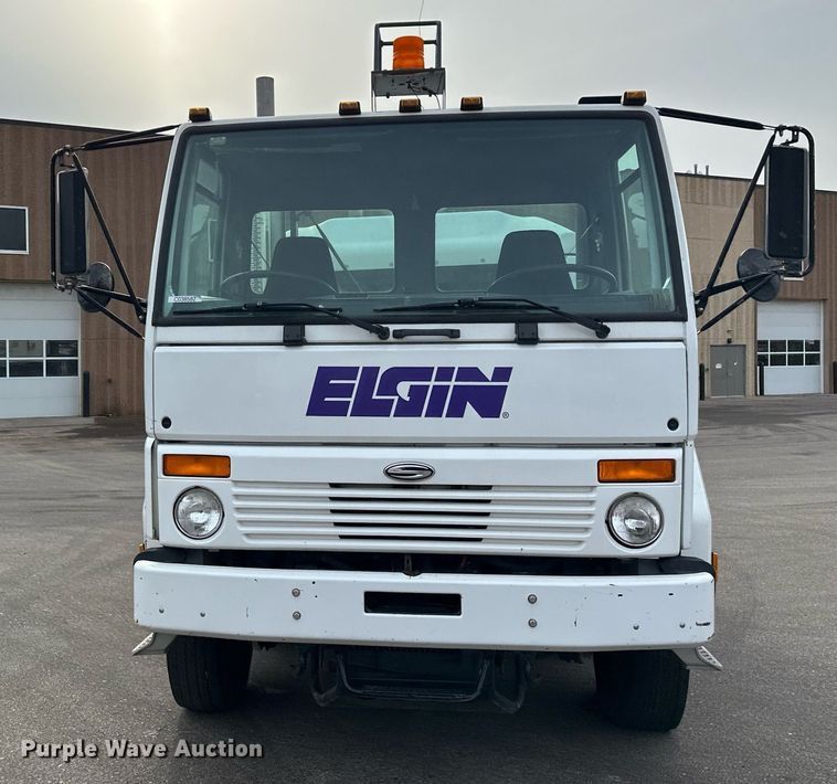 image for item LO9344 Sterling  SC8000 sweeper