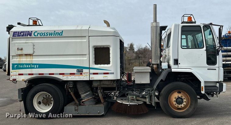 image for item LO9344 Sterling  SC8000 sweeper