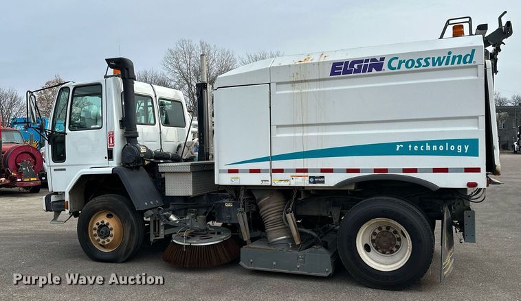 image for item LO9344 Sterling  SC8000 sweeper