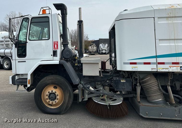 image for item LO9344 Sterling  SC8000 sweeper