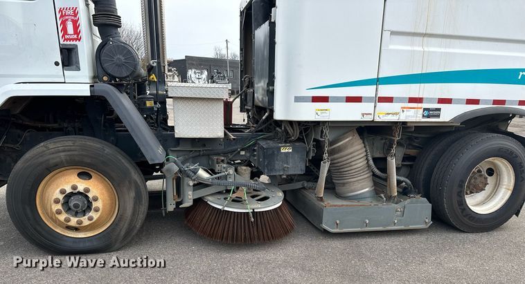 image for item LO9344 Sterling  SC8000 sweeper