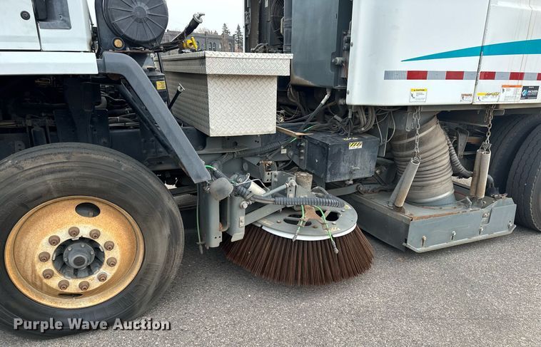 image for item LO9344 Sterling  SC8000 sweeper