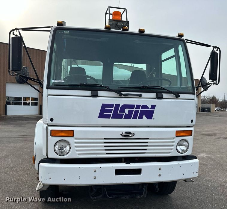 image for item LO9344 Sterling  SC8000 sweeper