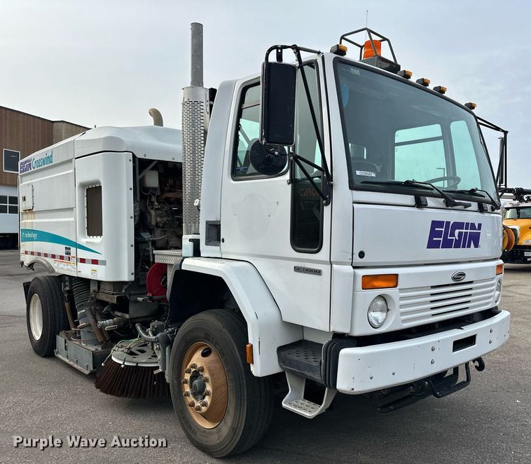 image for item LO9344 Sterling  SC8000 sweeper