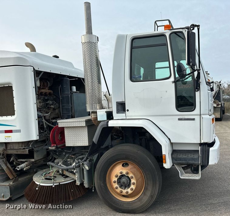 image for item LO9344 Sterling  SC8000 sweeper